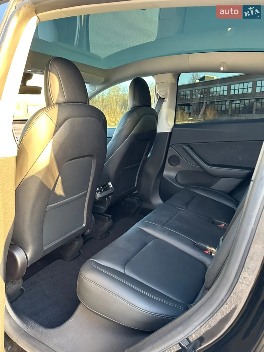 2022 Tesla Model Y - мініатюра 23