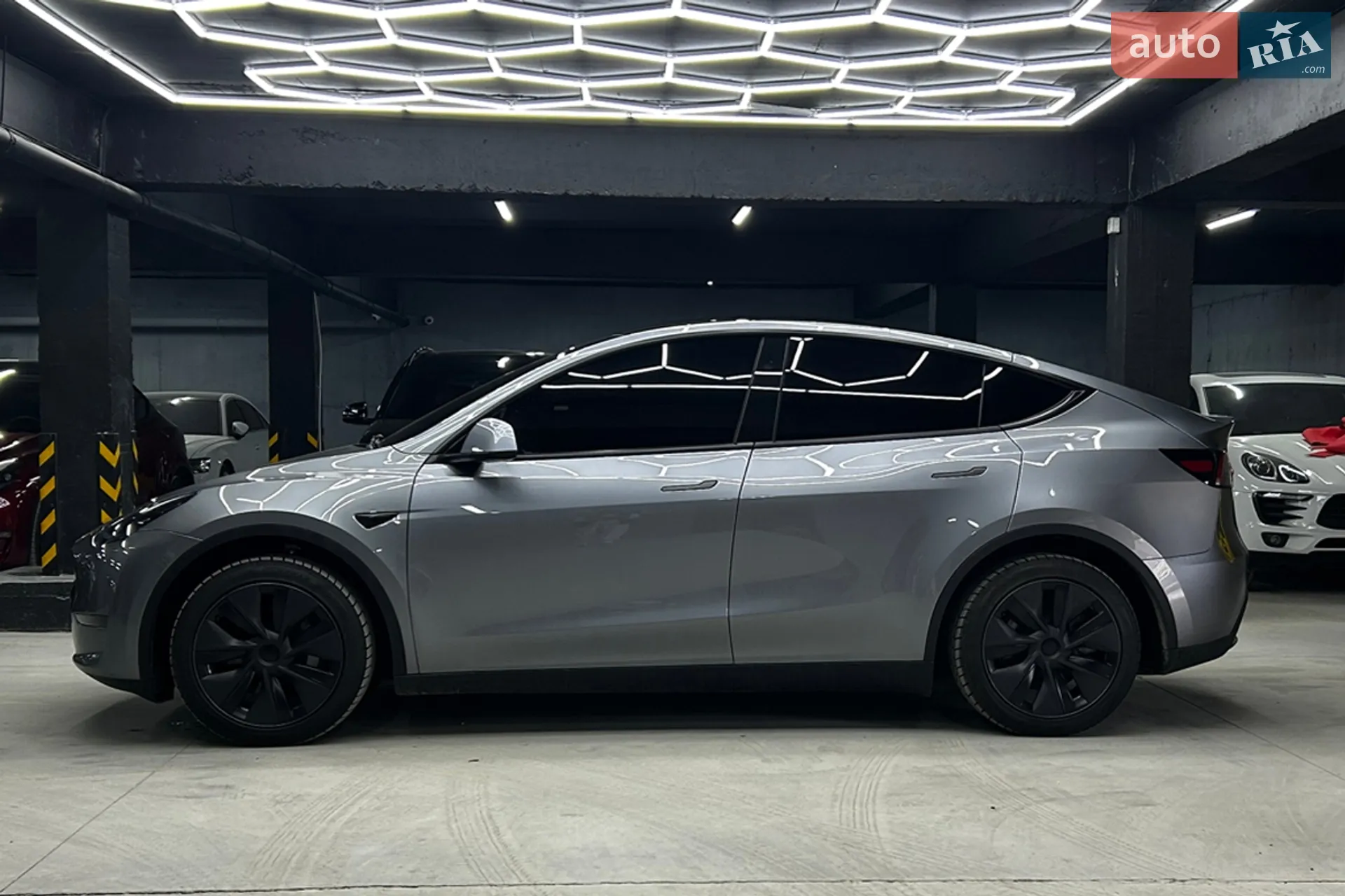 2025 Tesla Model Y - мініатюра 7