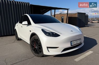 Внедорожник / Кроссовер Tesla Model Y 2023 в Киеве