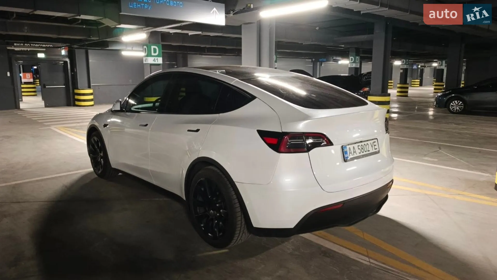 2021 Tesla Model Y - мініатюра 8