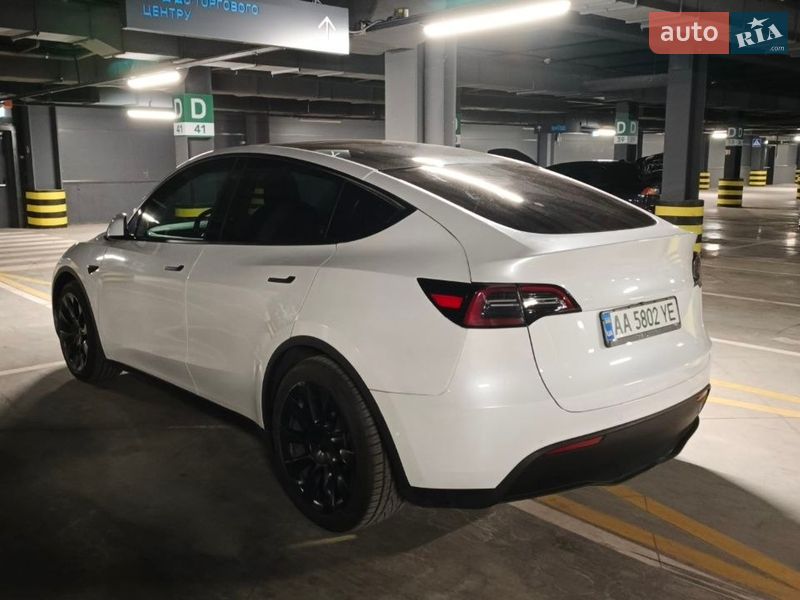 Внедорожник / Кроссовер Tesla Model Y 2021 в Киеве