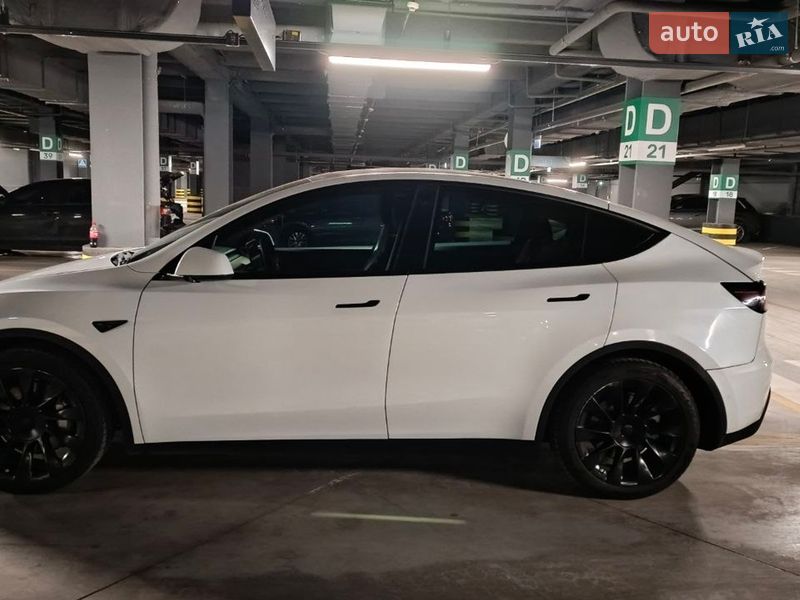 Внедорожник / Кроссовер Tesla Model Y 2021 в Киеве