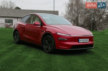 Позашляховик / Кросовер Tesla Model Y 2025 в Ужгороді