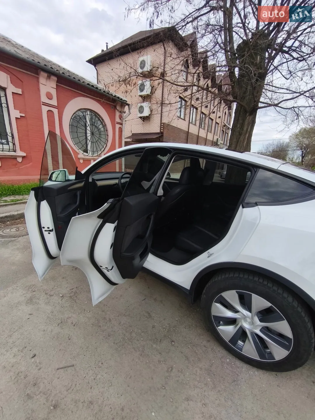 2020 Tesla Model Y - мініатюра 17