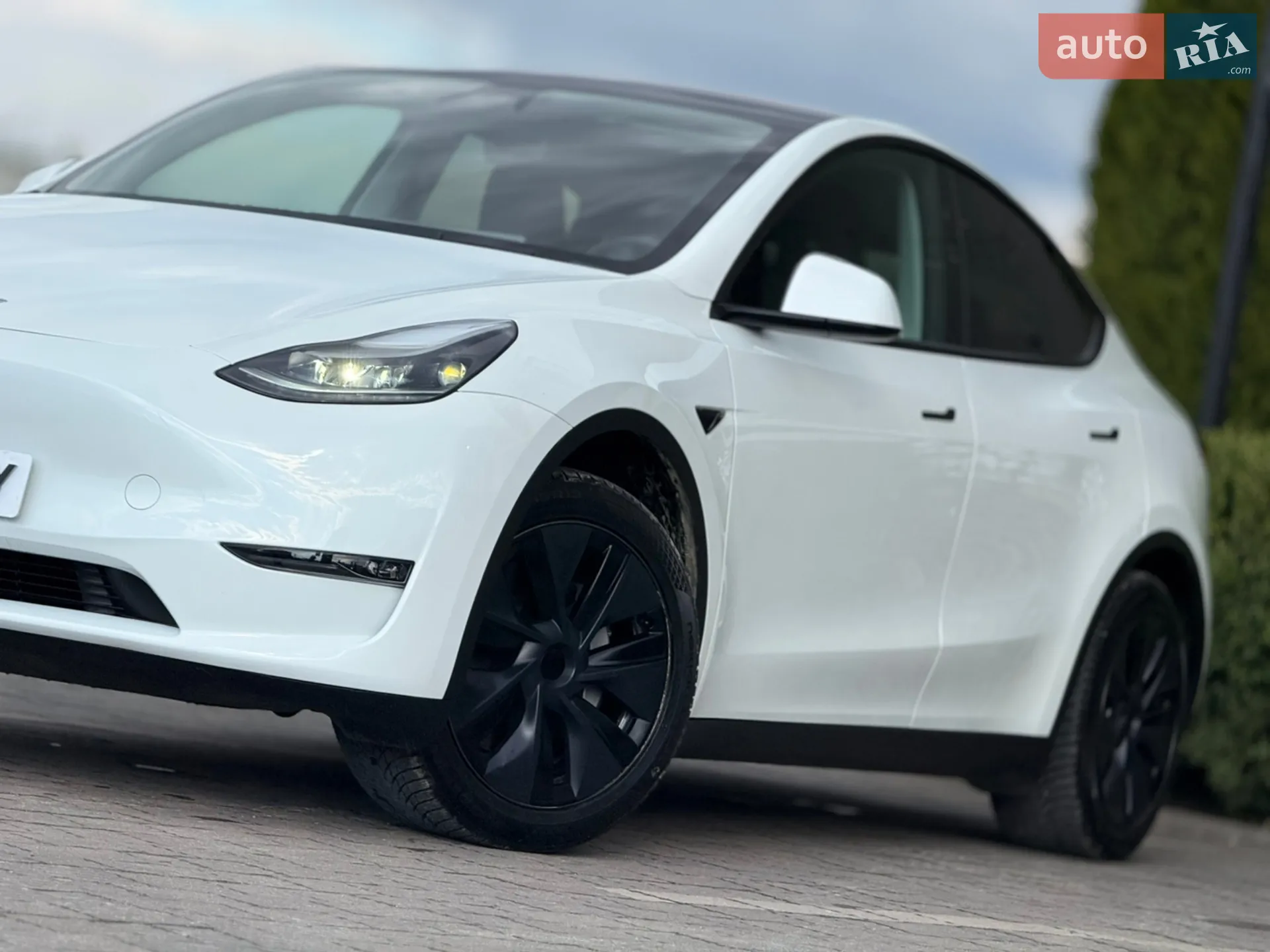 2024 Tesla Model Y - мініатюра 9