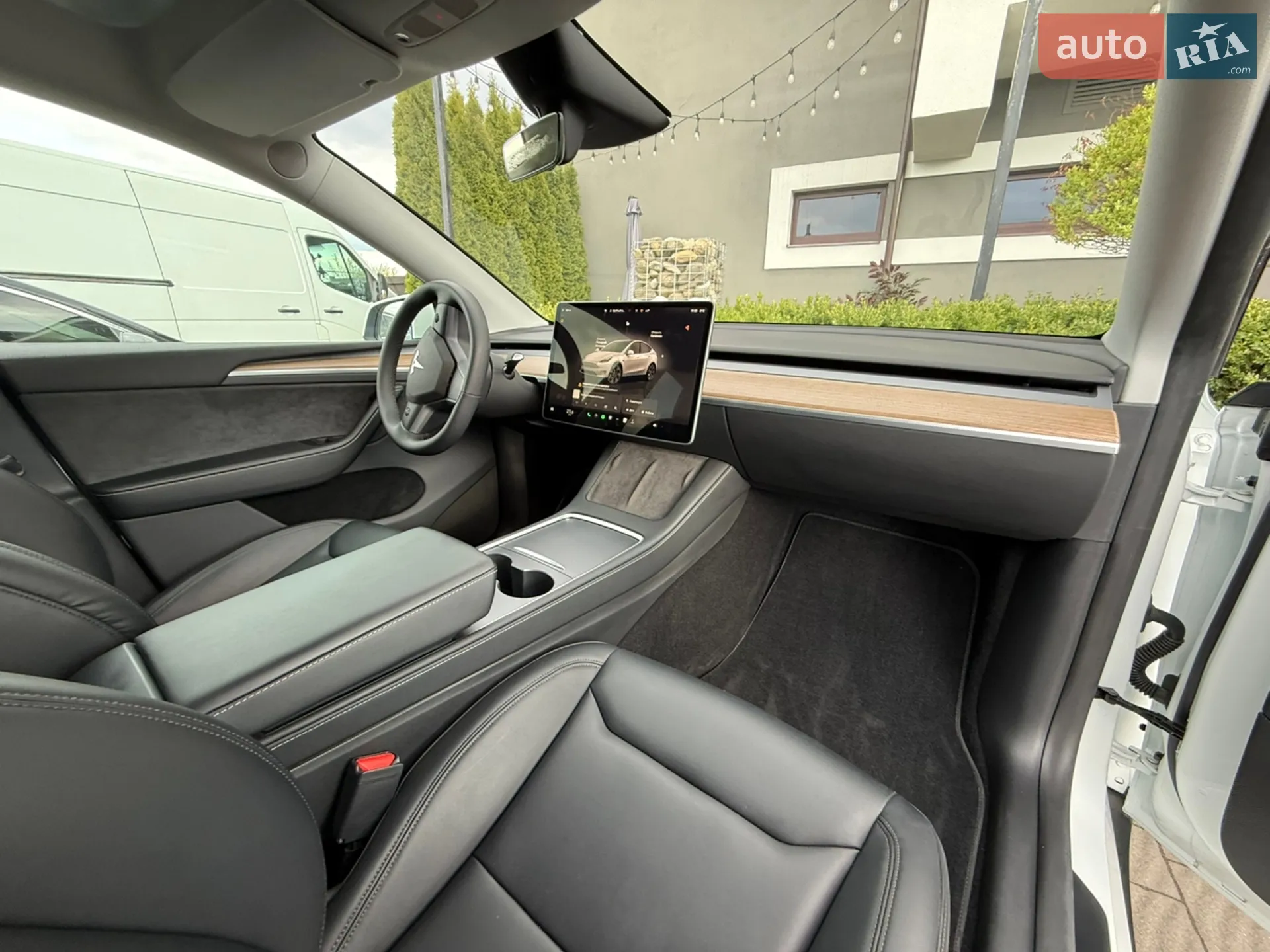 2024 Tesla Model Y - мініатюра 36