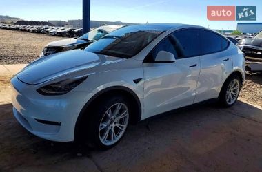 Внедорожник / Кроссовер Tesla Model Y 2021 в Киеве
