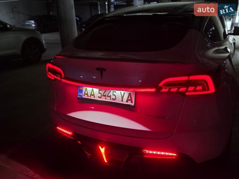 Tesla Model Y 2022