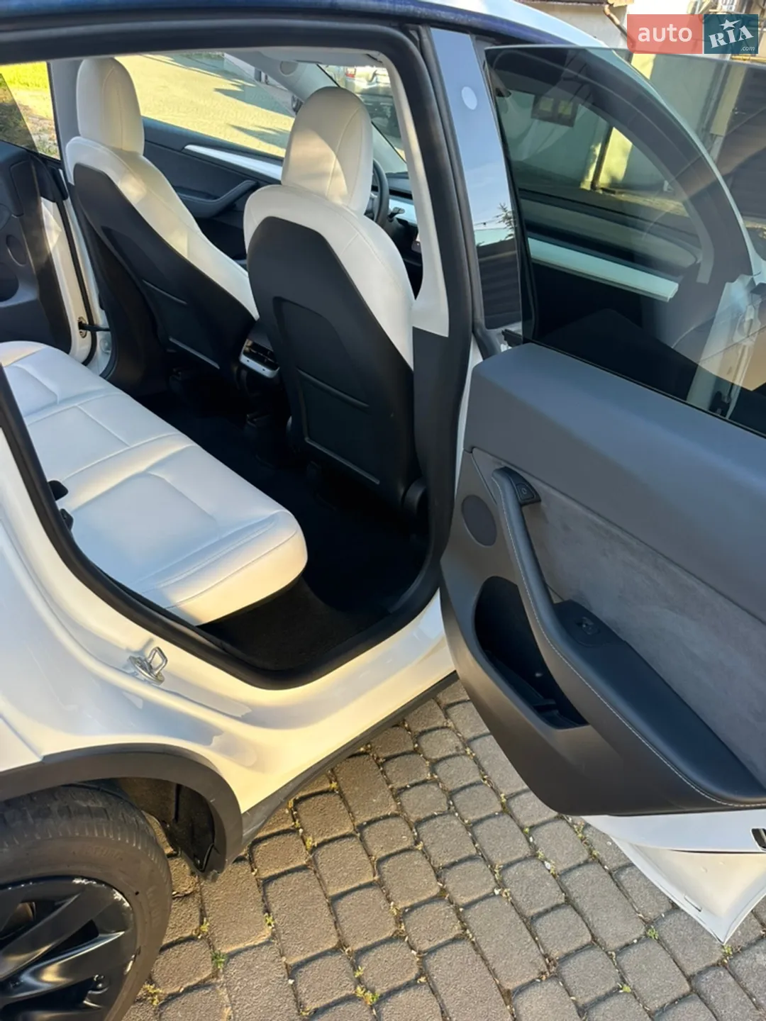 2023 Tesla Model Y - мініатюра 8