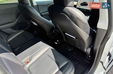 Внедорожник / Кроссовер Tesla Model Y 2022 в Ровно