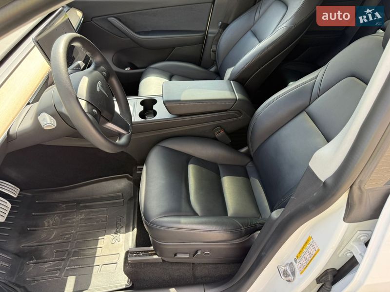 Внедорожник / Кроссовер Tesla Model Y 2022 в Ровно