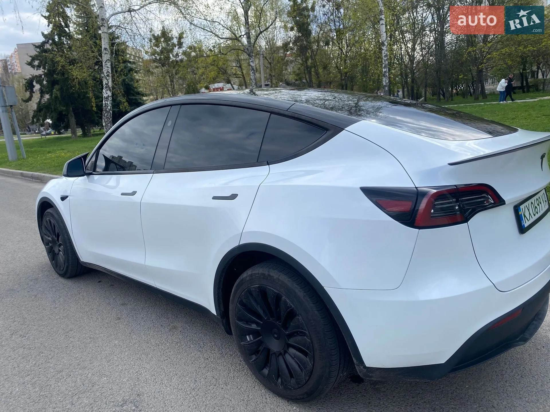 2024 Tesla Model Y - мініатюра 8
