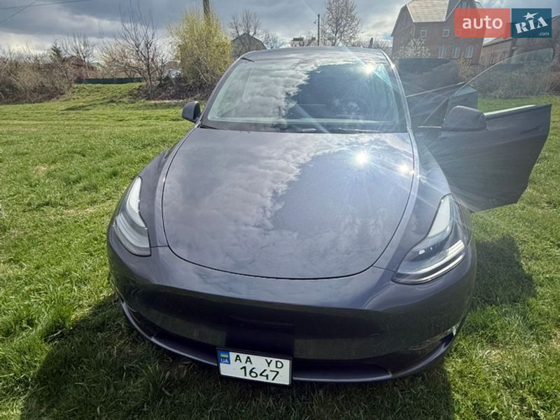 Внедорожник / Кроссовер Tesla Model Y 2023 в Киеве