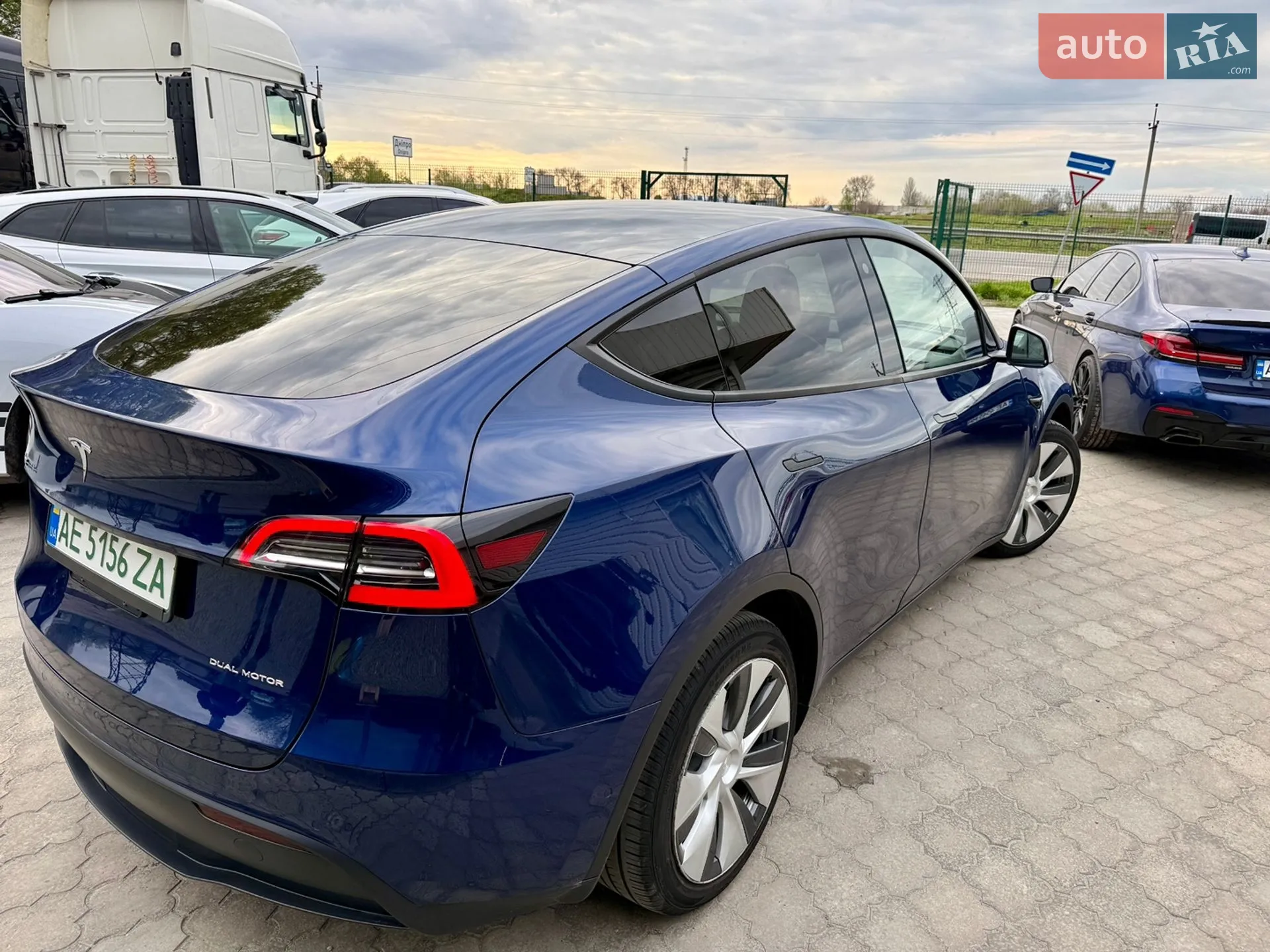 2021 Tesla Model Y - мініатюра 5