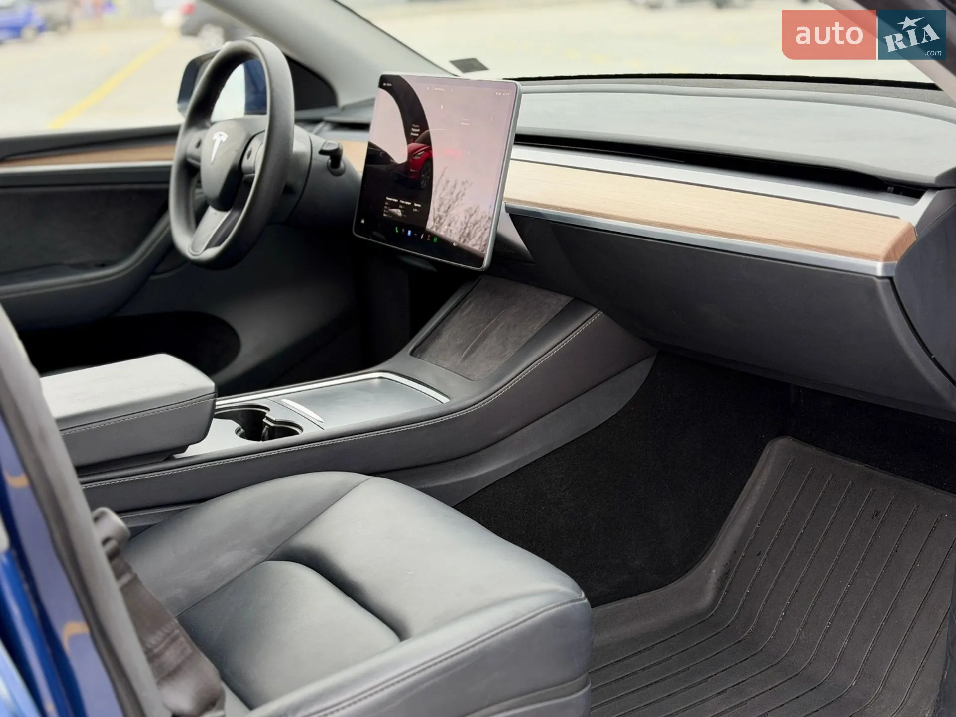 2025 Tesla Model Y - мініатюра 42
