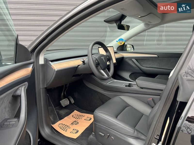Внедорожник / Кроссовер Tesla Model Y 2024 в Каменском