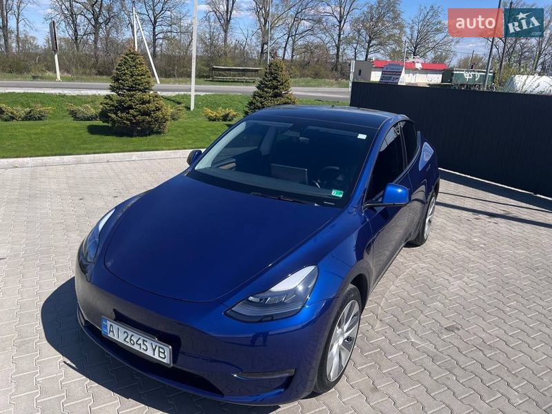 Внедорожник / Кроссовер Tesla Model Y 2023 в Киеве