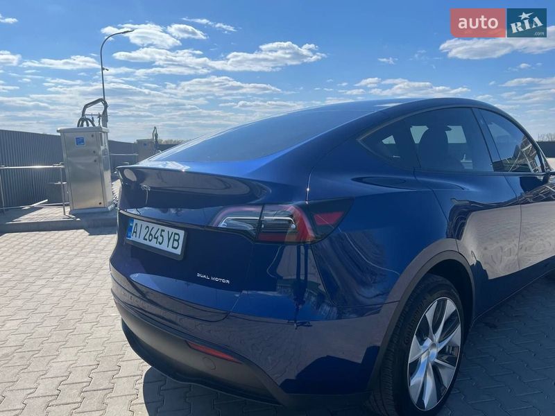 Внедорожник / Кроссовер Tesla Model Y 2023 в Киеве
