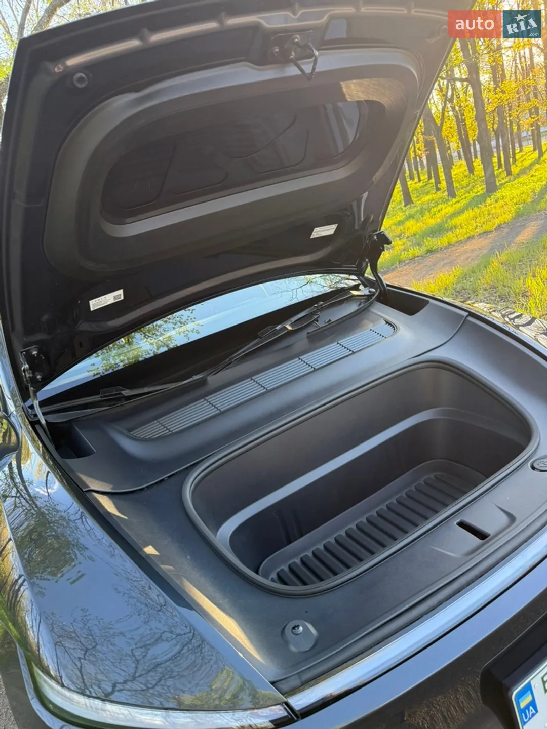 2025 Tesla Model Y - мініатюра 18