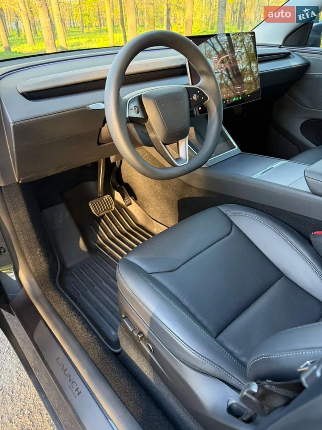 2025 Tesla Model Y - мініатюра 38