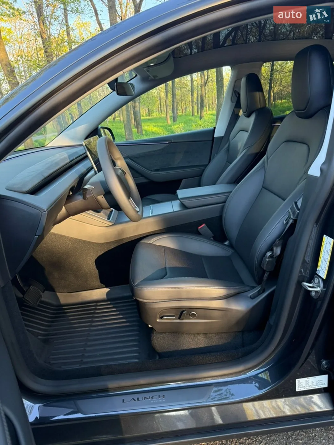 2025 Tesla Model Y - мініатюра 43
