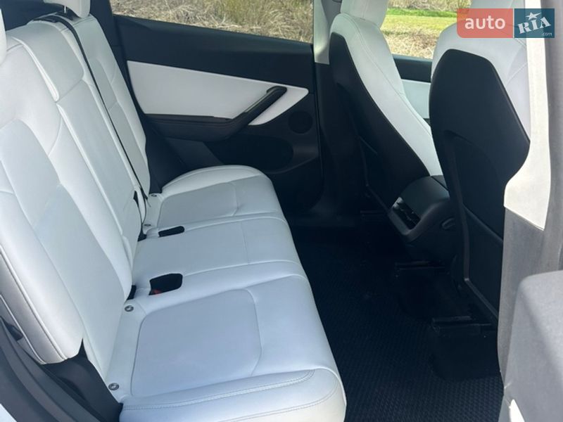 Позашляховик / Кросовер Tesla Model Y 2022 в Києві