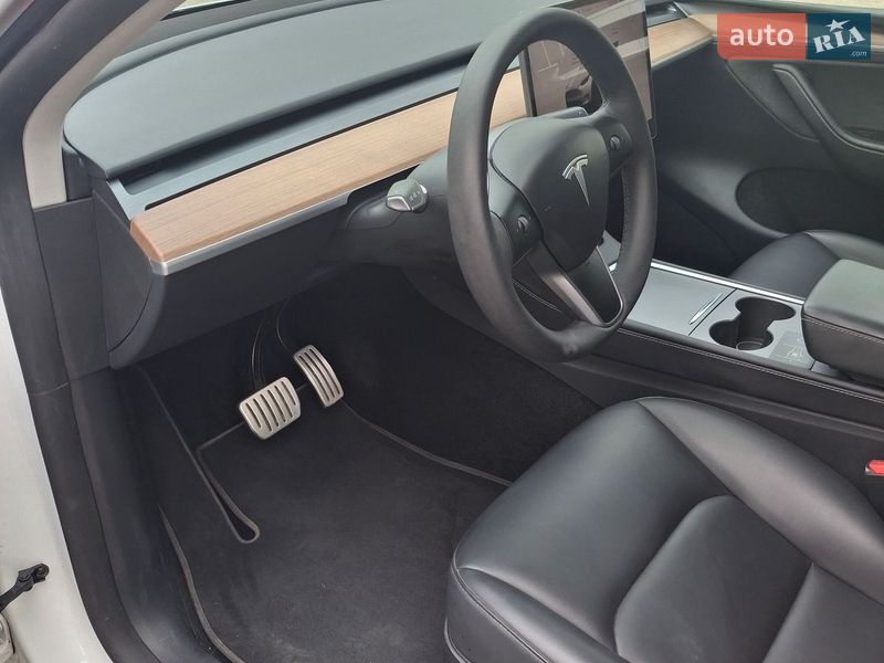 Внедорожник / Кроссовер Tesla Model Y 2024 в Харькове