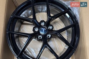 Внедорожник / Кроссовер Tesla Model Y 2022 в Сумах