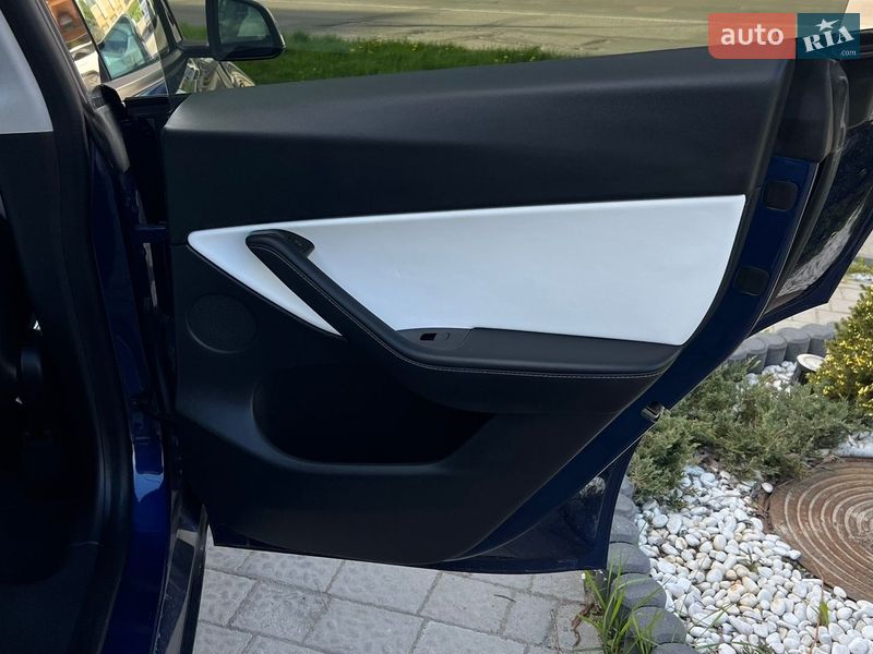 Внедорожник / Кроссовер Tesla Model Y 2020 в Львове