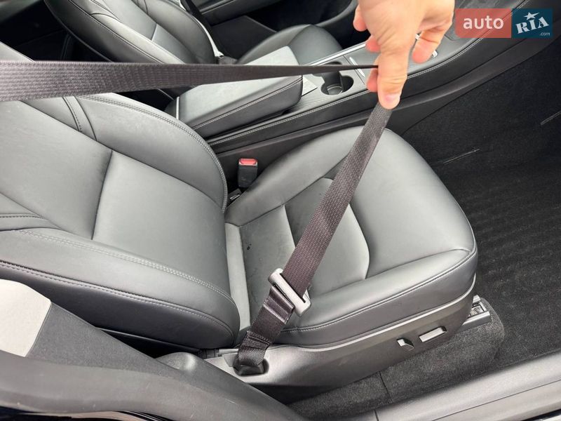 Внедорожник / Кроссовер Tesla Model Y 2023 в Луцке