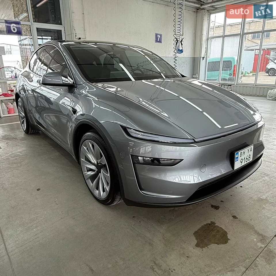 2025 Tesla Model Y - мініатюра 25