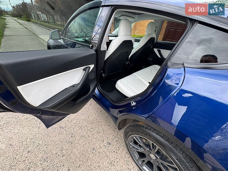 Внедорожник / Кроссовер Tesla Model Y 2021 в Харькове