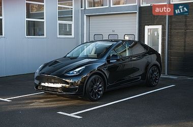 Внедорожник / Кроссовер Tesla Model Y 2023 в Черновцах