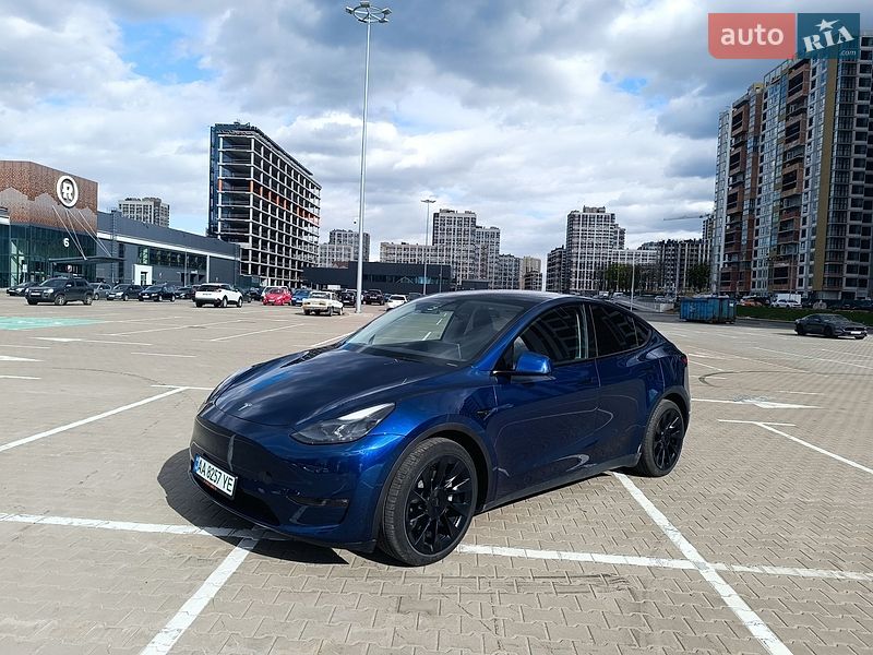Внедорожник / Кроссовер Tesla Model Y 2023 в Киеве