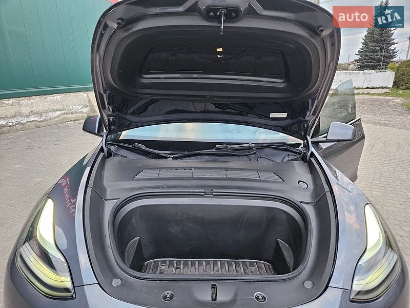 Внедорожник / Кроссовер Tesla Model Y 2023 в Рава-Русской