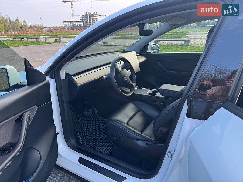 Внедорожник / Кроссовер Tesla Model Y 2020 в Львове