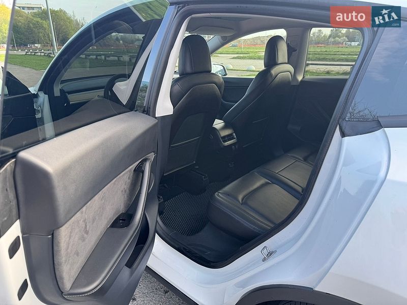 Внедорожник / Кроссовер Tesla Model Y 2020 в Львове