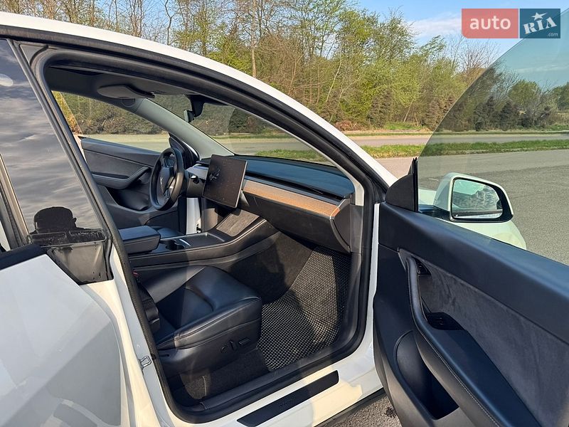 Внедорожник / Кроссовер Tesla Model Y 2020 в Львове