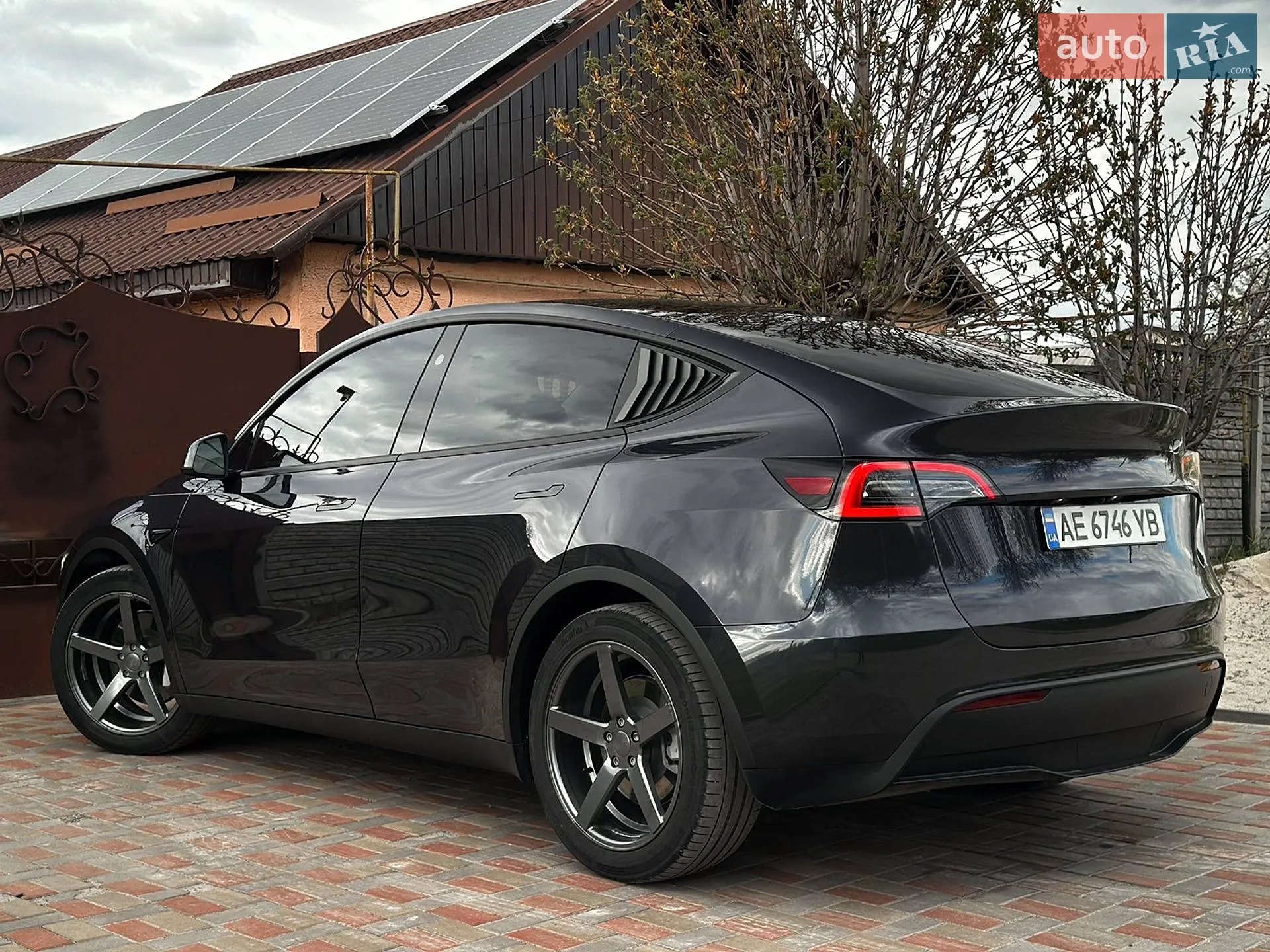 2024 Tesla Model Y - мініатюра 5