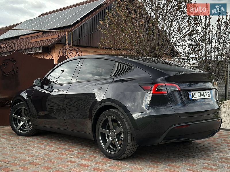 Внедорожник / Кроссовер Tesla Model Y 2024 в Днепре