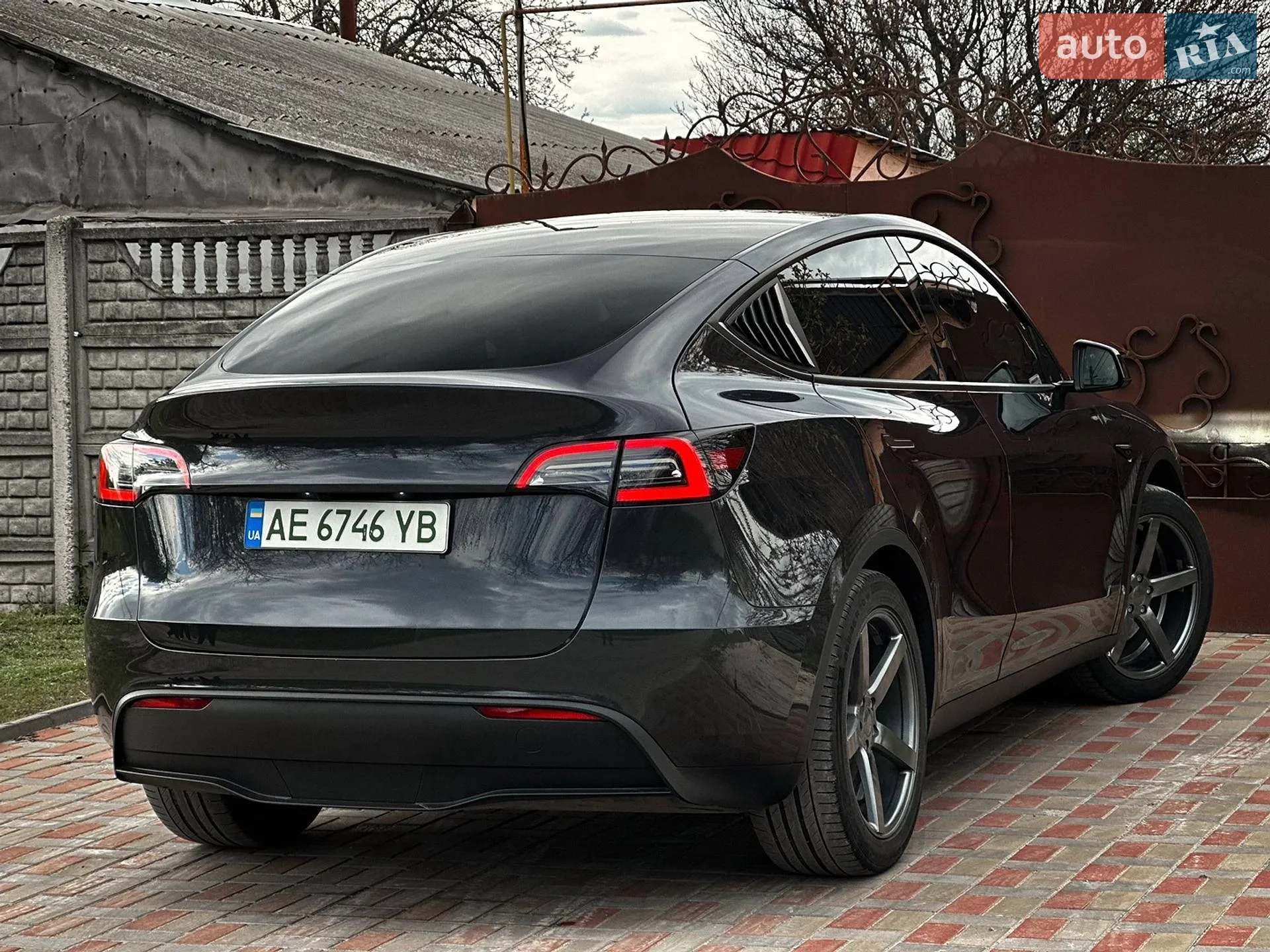 2024 Tesla Model Y - мініатюра 8