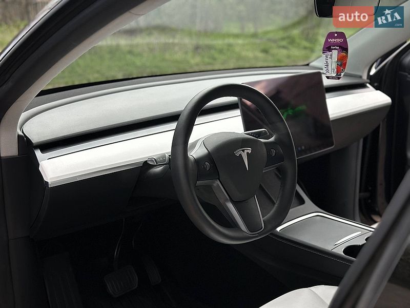 Внедорожник / Кроссовер Tesla Model Y 2024 в Днепре
