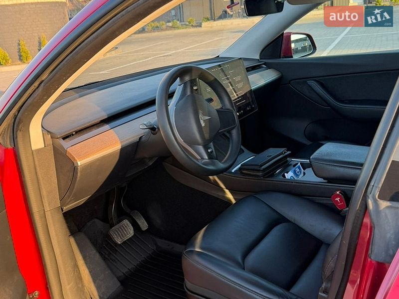 Внедорожник / Кроссовер Tesla Model Y 2022 в Дубно
