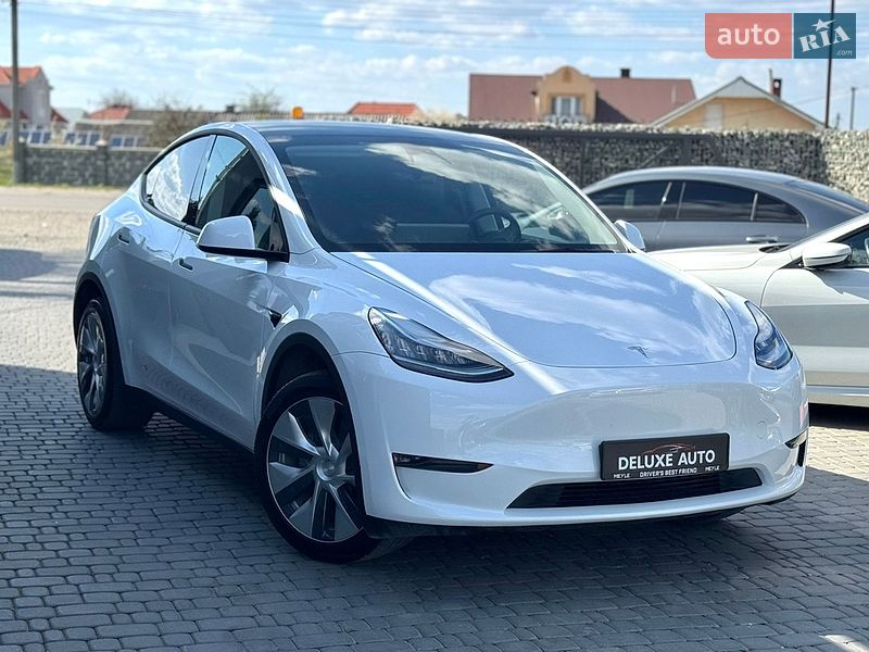 Внедорожник / Кроссовер Tesla Model Y 2023 в Ивано-Франковске