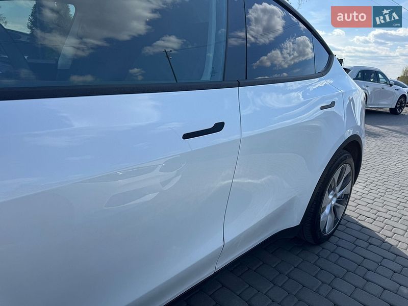 Внедорожник / Кроссовер Tesla Model Y 2023 в Ивано-Франковске