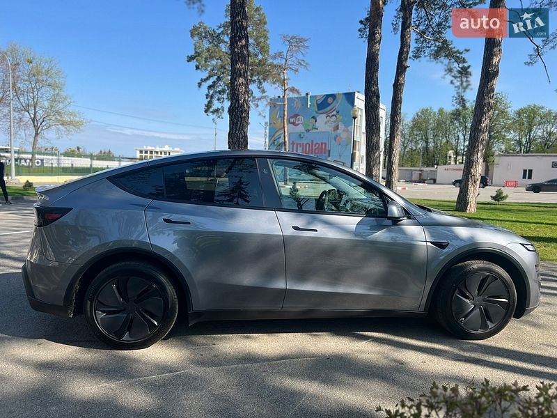 Внедорожник / Кроссовер Tesla Model Y 2025 в Харькове