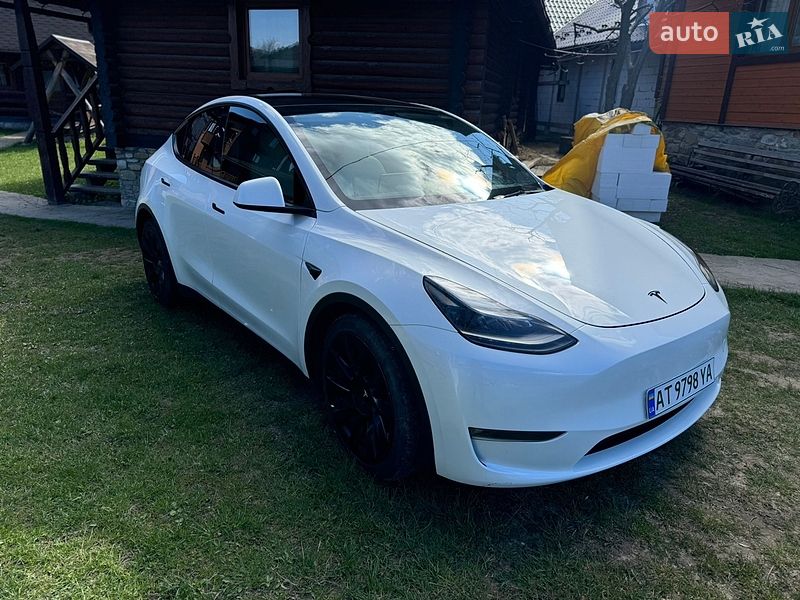 Tesla Model Y 2023