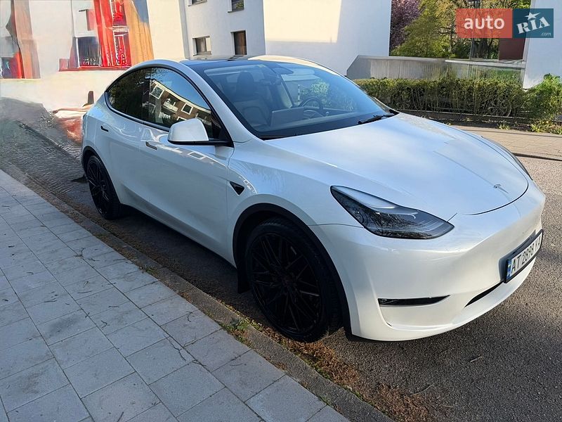 Внедорожник / Кроссовер Tesla Model Y 2022 в Киеве
