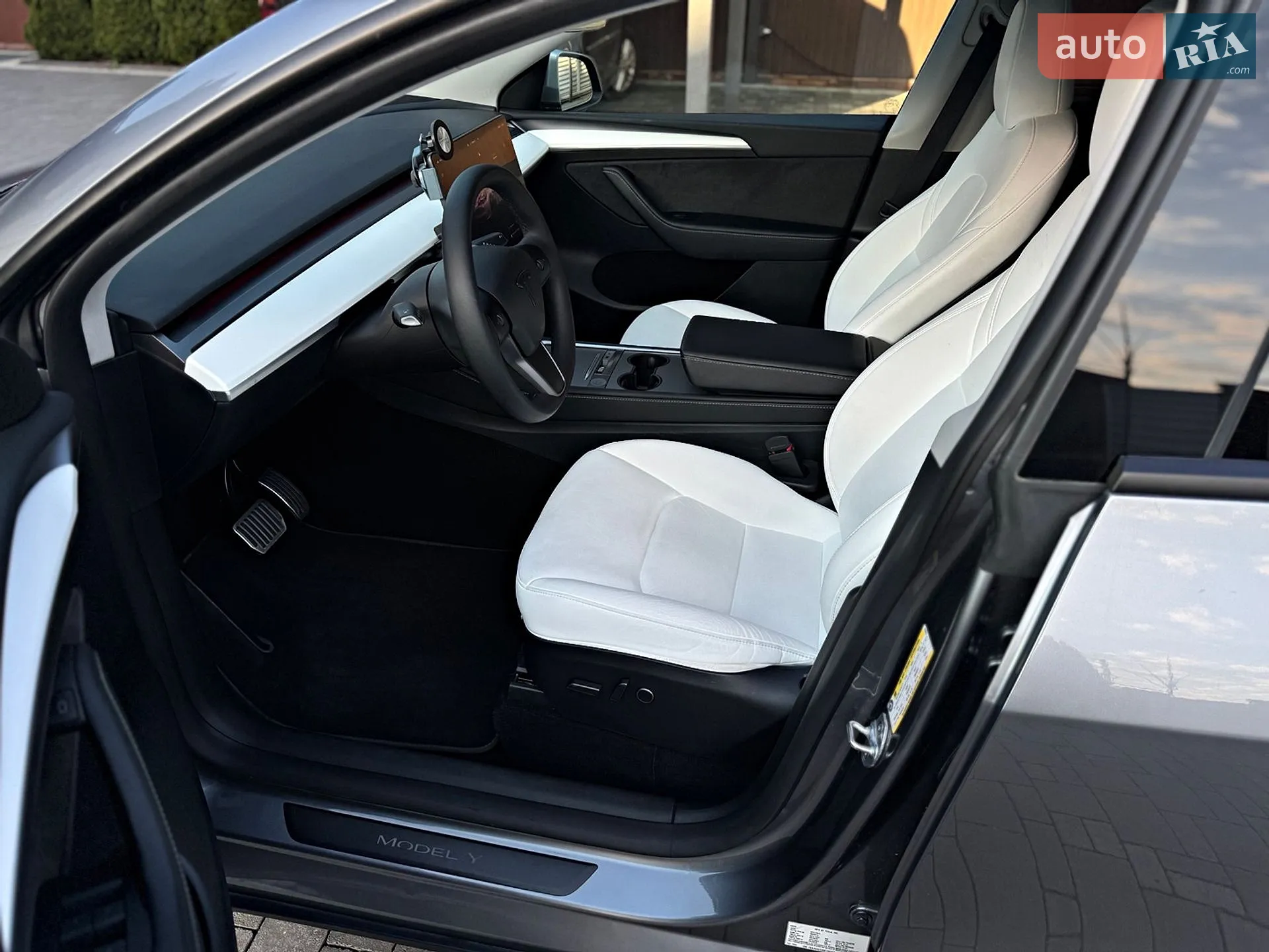2024 Tesla Model Y - мініатюра 30