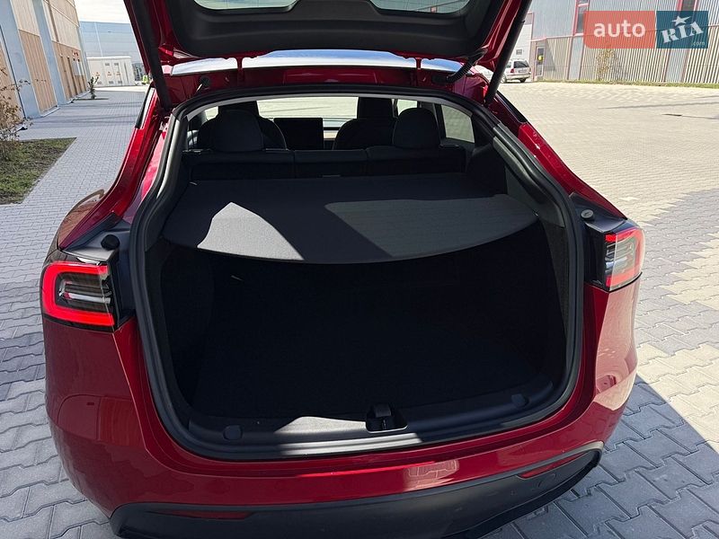 Позашляховик / Кросовер Tesla Model Y 2023 в Львові
